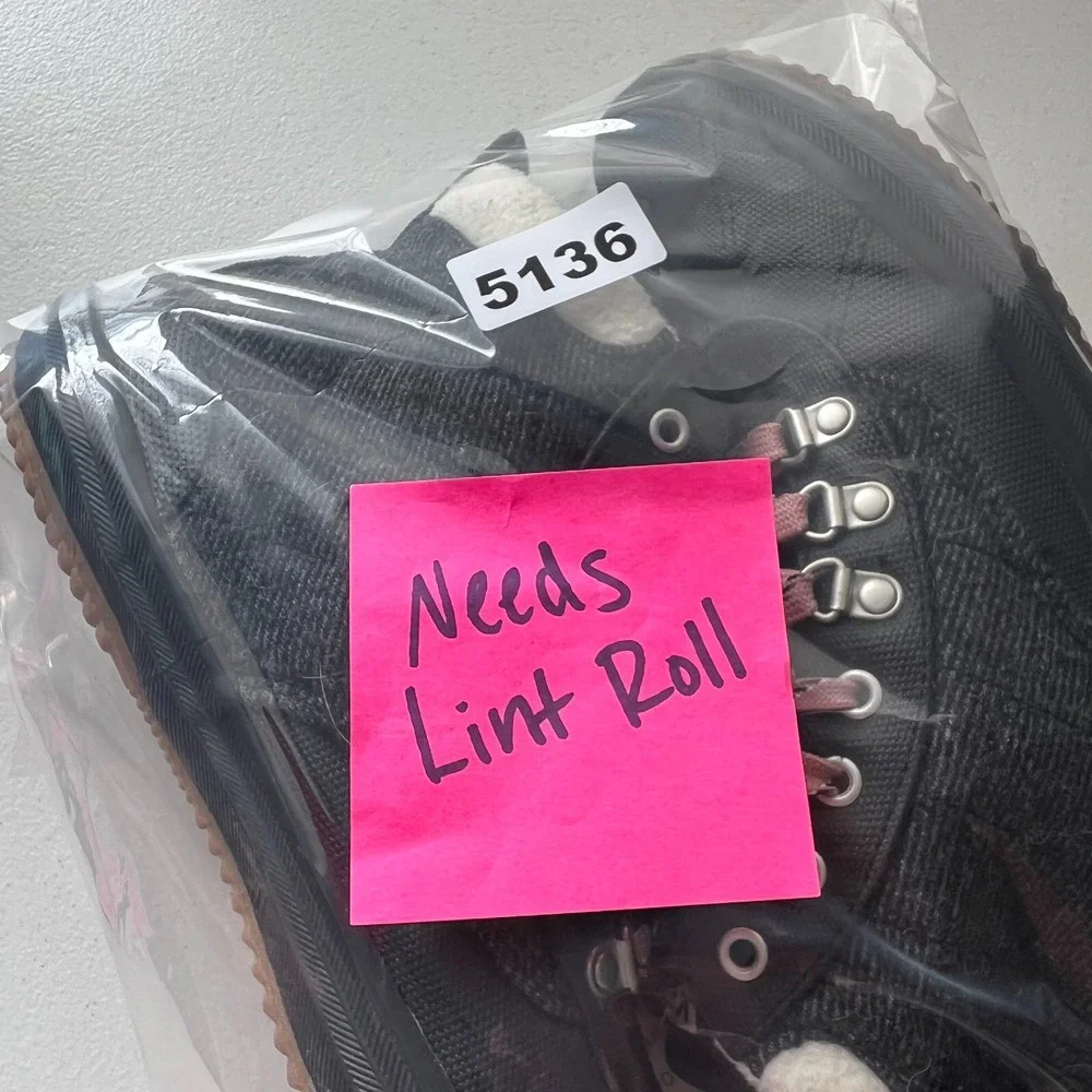 Keds Lace Up Ankle Boots Women's Size 9.5 Gray Black Casual Comfort Fleece Lined